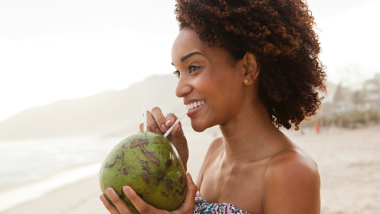 ÁGUA DE COCO BENEFÍCIOS PARA ATLETAS